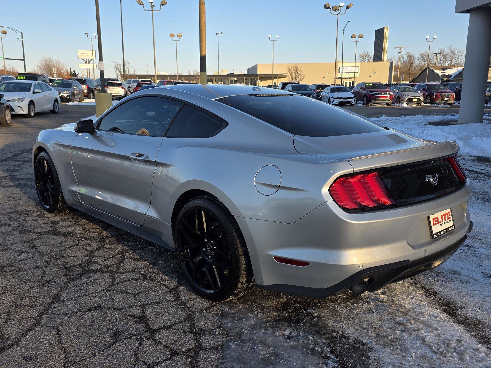 Used 2018 Ford Mustang Premium image 7