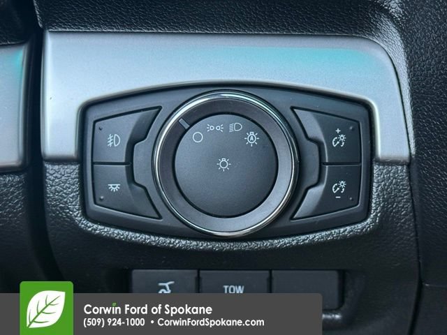 Used 2017 Ford Explorer XLT w/ Equipment Group 202A AWD/4WD image 26