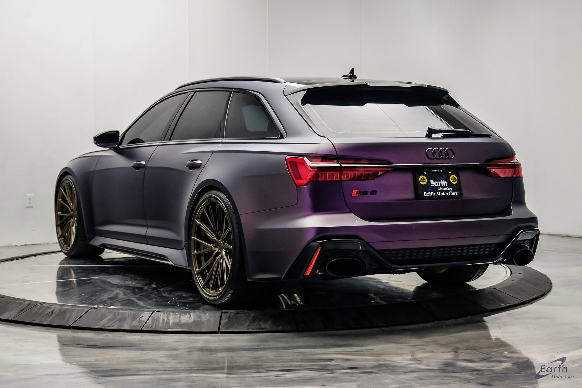 Used 2023 Audi RS 6 w/ Black Optic Package image 14