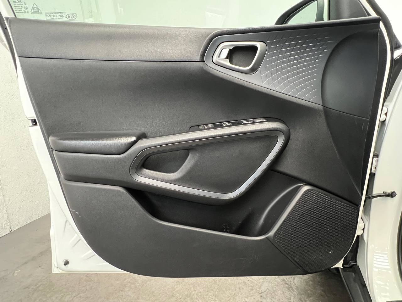 Used 2020 Kia Soul S FWD image 7