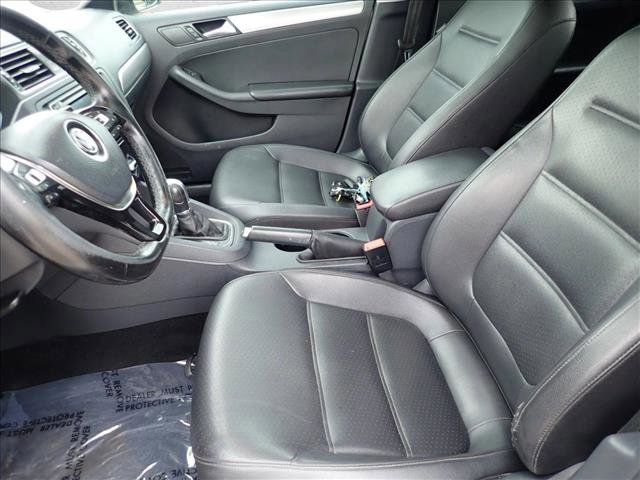Used 2016 Volkswagen Jetta SE image 10