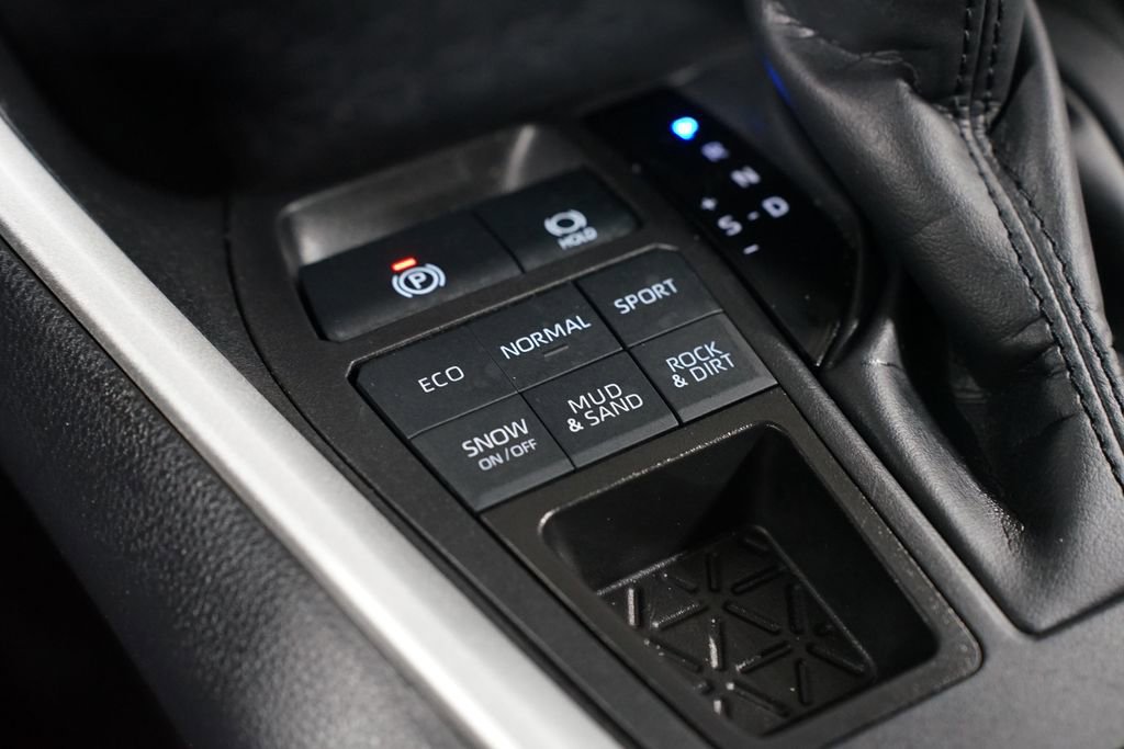 Certified 2025 Toyota RAV4 XLE image 22