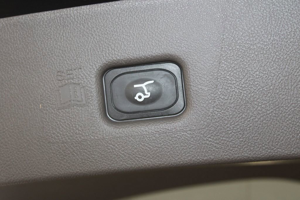 Used 2022 Lincoln Nautilus Reserve w/ Equipment Group 201A image 19