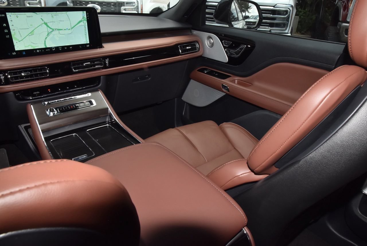 New 2026 Lincoln Aviator Reserve AWD/4WD image 18