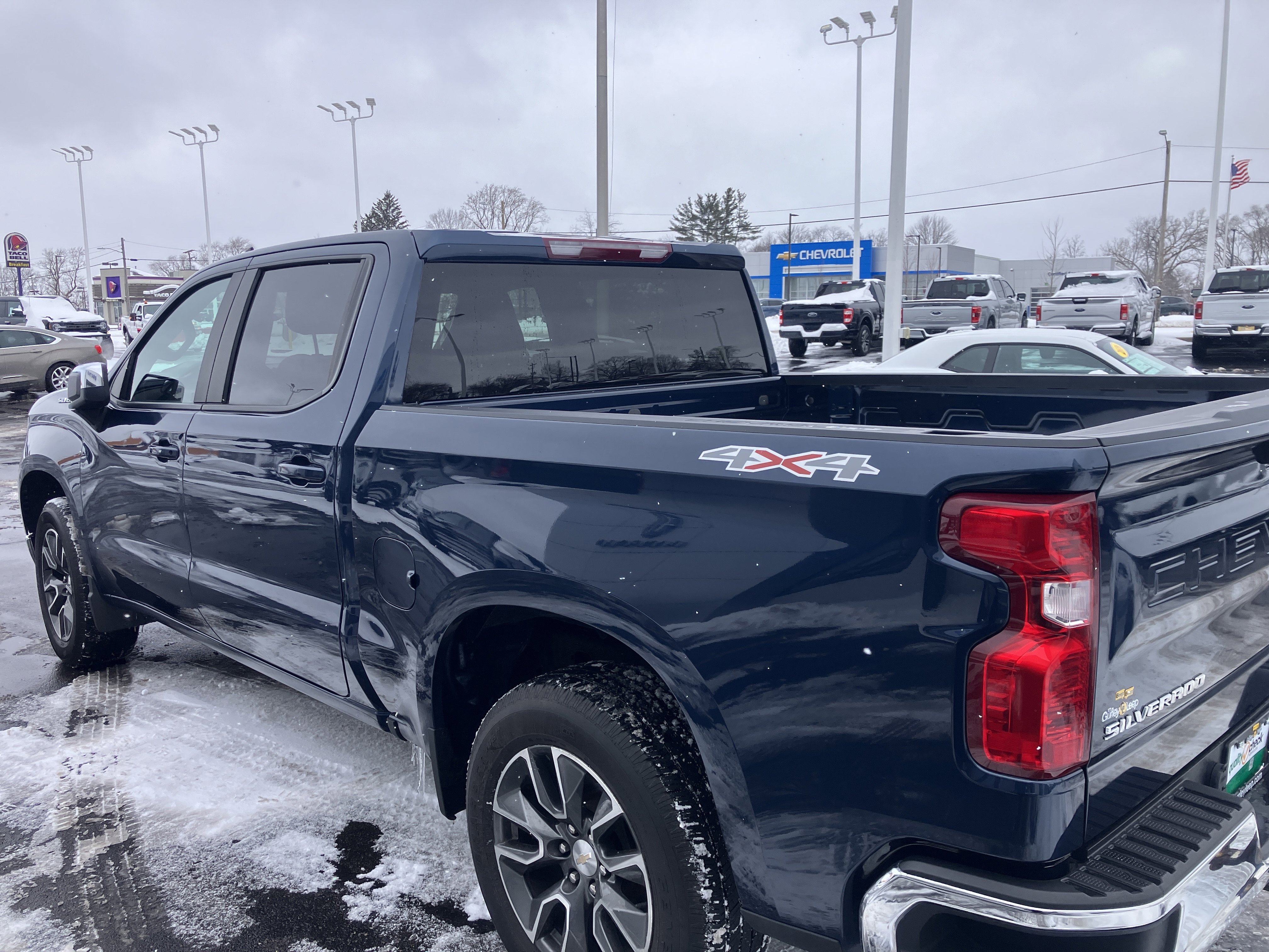 Used 2022 Chevrolet Silverado 1500 LT image 5