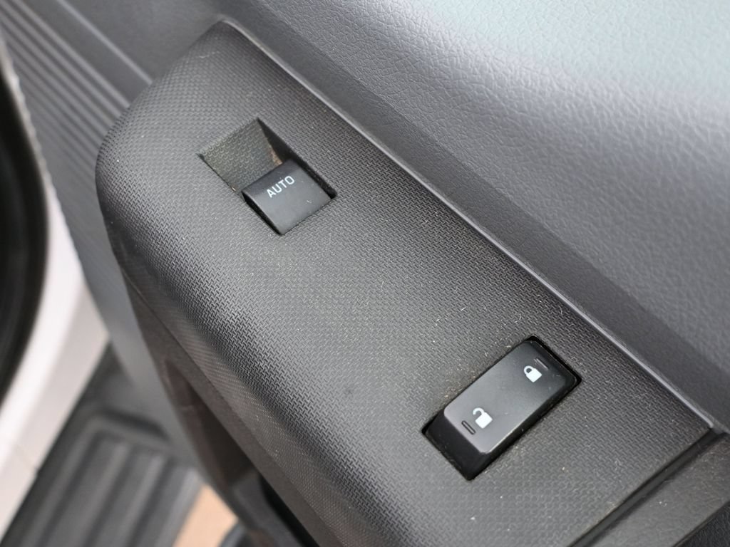Used 2016 Ford F550 2WD Regular Cab Super Duty image 66