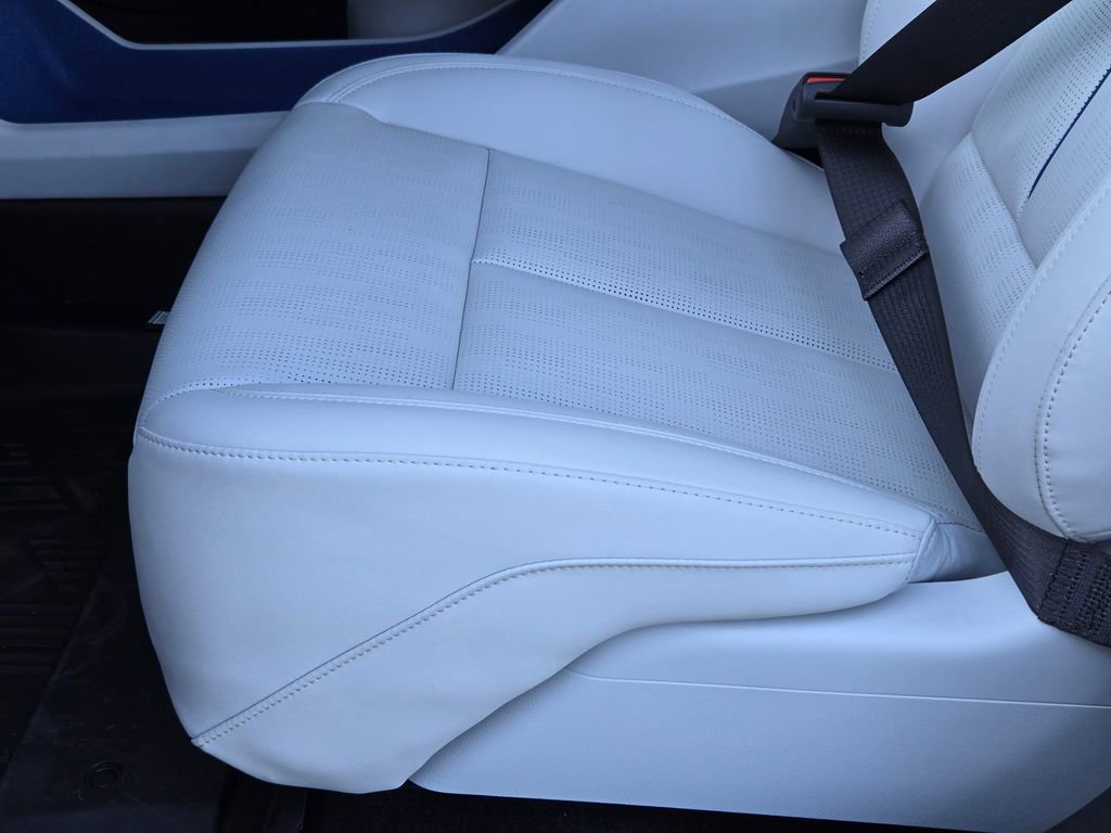 New 2026 Cadillac Optiq Sport 2 w/ LPO, Floor Liner Package image 27