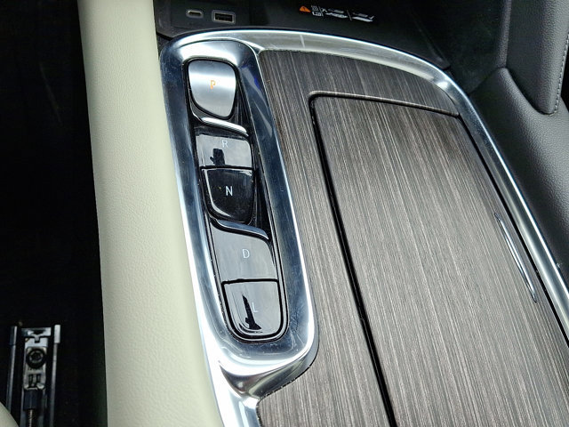 Used 2024 Buick Enclave Avenir w/ Avenir Technology Package image 17