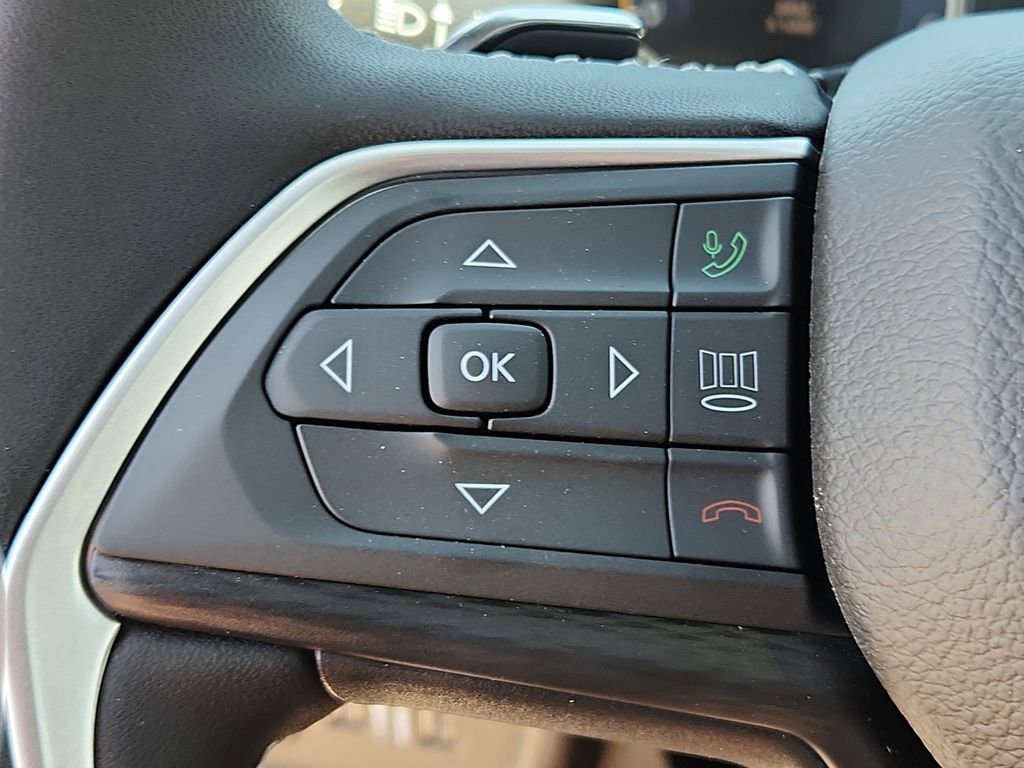 New 2025 Jeep Grand Cherokee L Laredo image 22