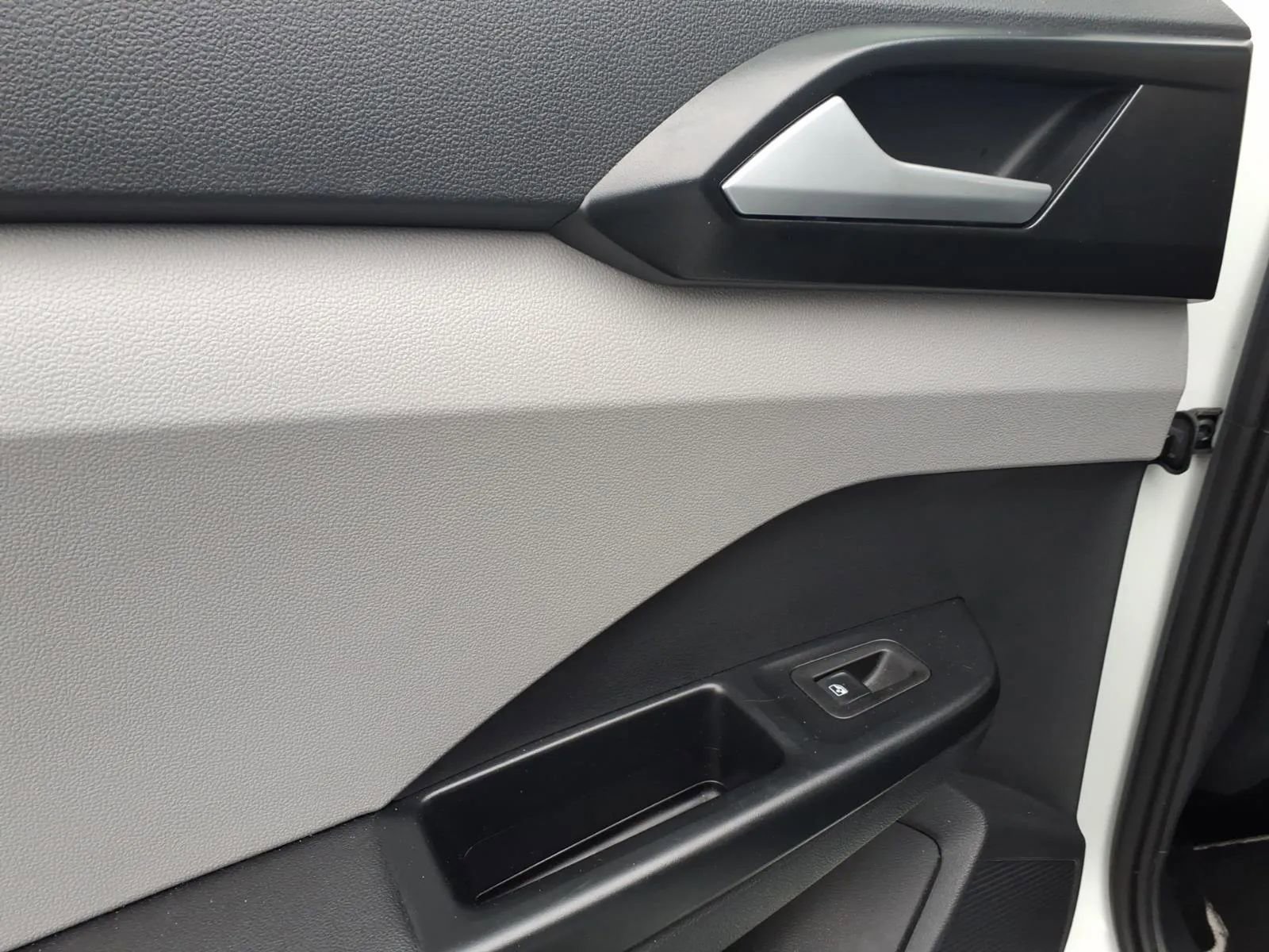 Used 2022 Volkswagen Taos SEL w/ Panoramic Sunroof Package AWD/4WD image 19