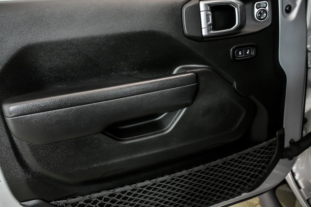 Used 2022 Jeep Wrangler Unlimited Sport image 9