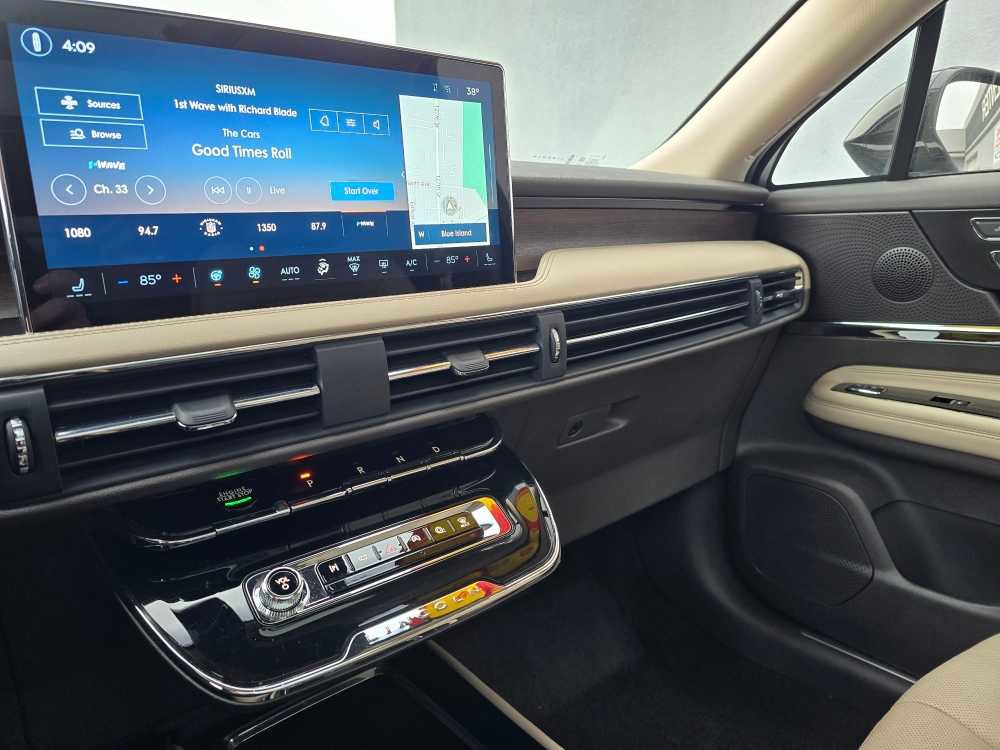 Used 2023 Lincoln Corsair Reserve w/ Equipment Group 201A image 24