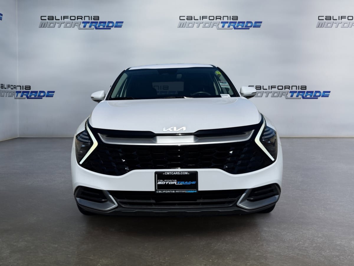 Used 2025 Kia Sportage EX FWD image 2