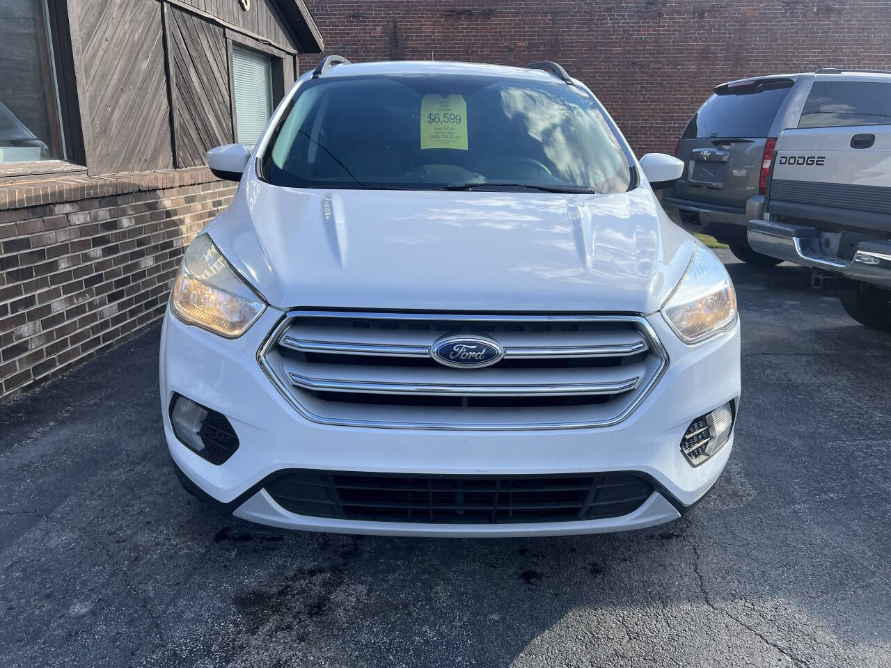 Used 2018 Ford Escape SE image 9