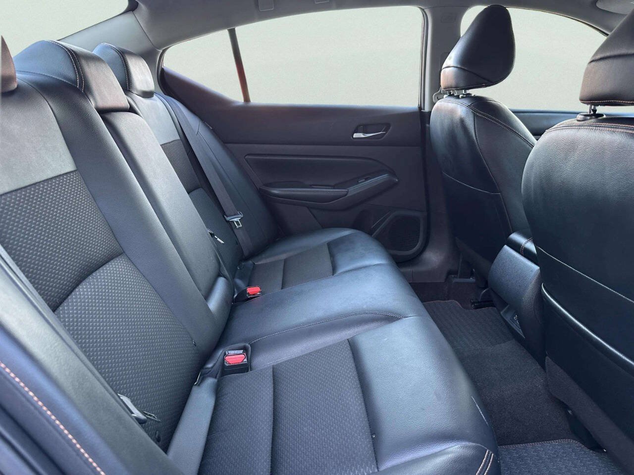 Used 2022 Nissan Altima 2.5 SR FWD image 15