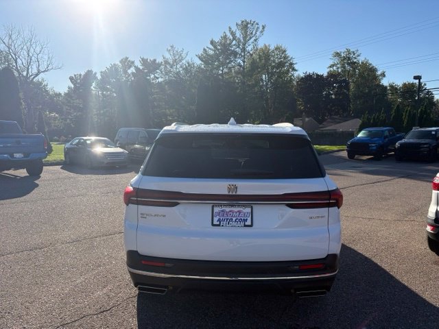 Used 2025 Buick Enclave Preferred AWD/4WD image 4