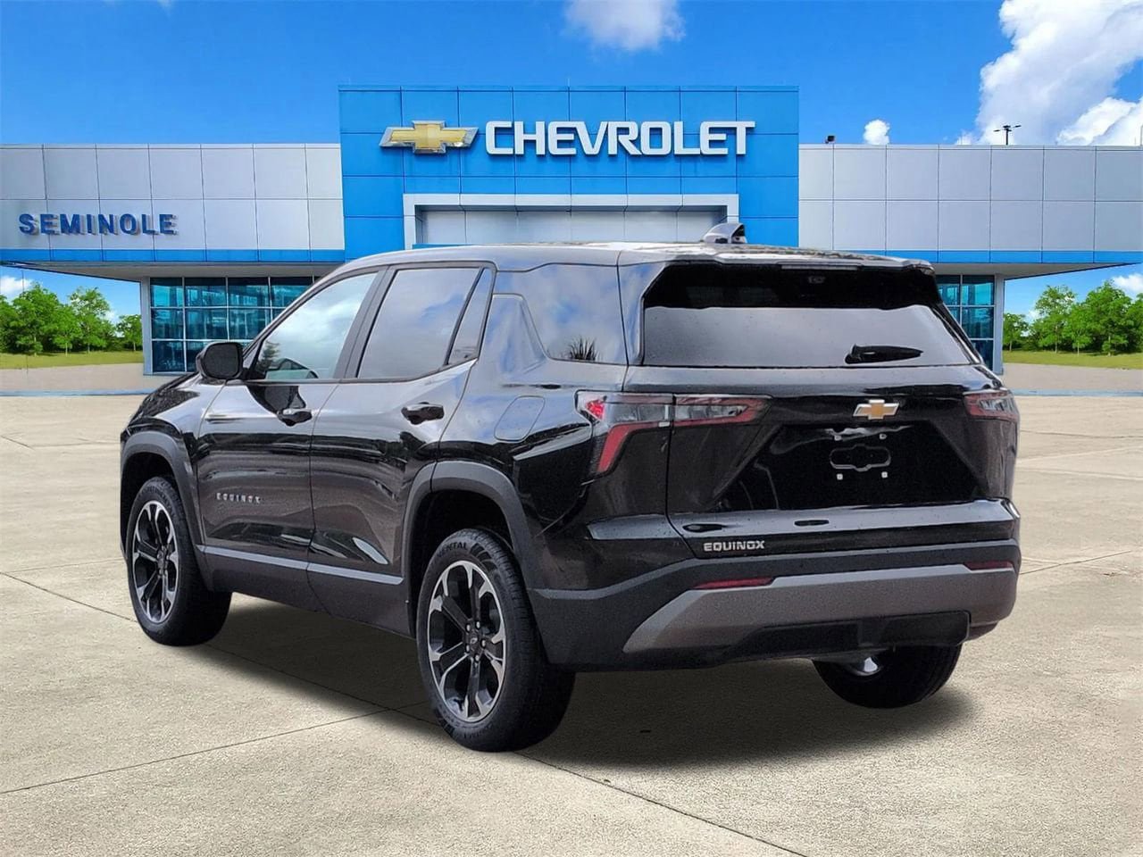 New 2026 Chevrolet Equinox LT w/ Safety and Technology Package FWD image 3