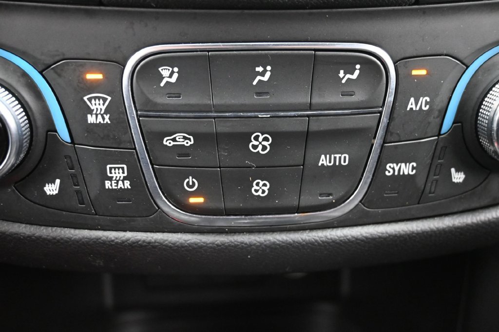 Used 2022 Chevrolet Equinox RS w/ Infotainment Package AWD/4WD image 20