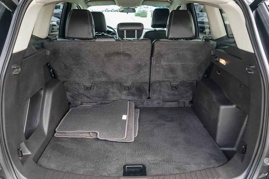 Used 2017 Ford Escape SE w/ Equipment Group 201A image 28