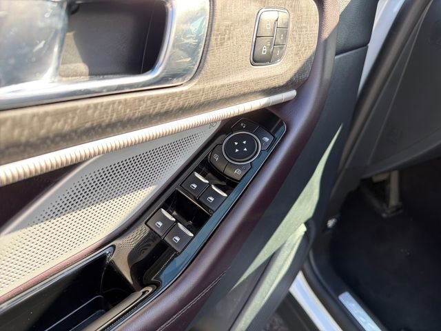 Used 2025 Ford Explorer Platinum w/ LUX Leather Package image 14