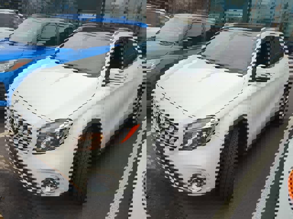 Used 2018 Mercedes-Benz GLA 250 4MATIC image 2