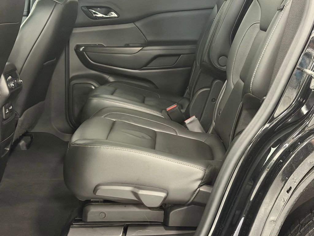 Used 2020 GMC Acadia SLT image 24