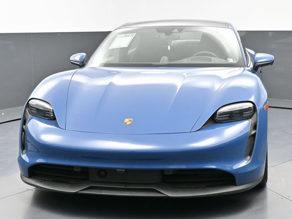 Used 2023 Porsche Taycan image 4