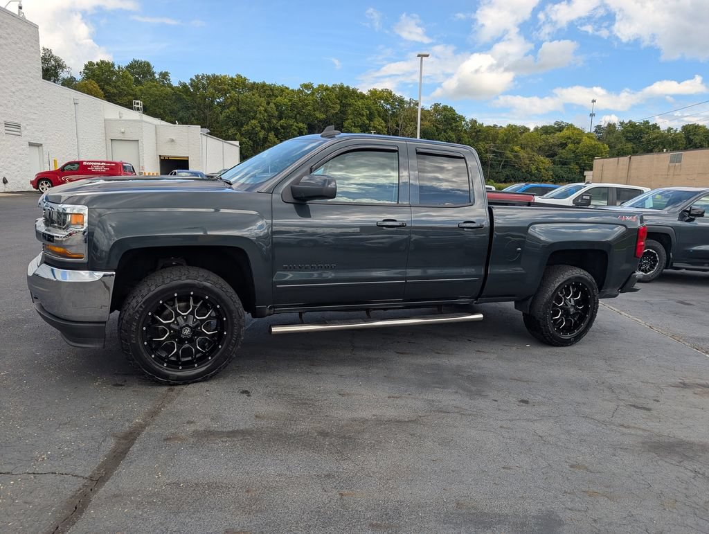 Used 2018 Chevrolet Silverado 1500 LT AWD/4WD image 4