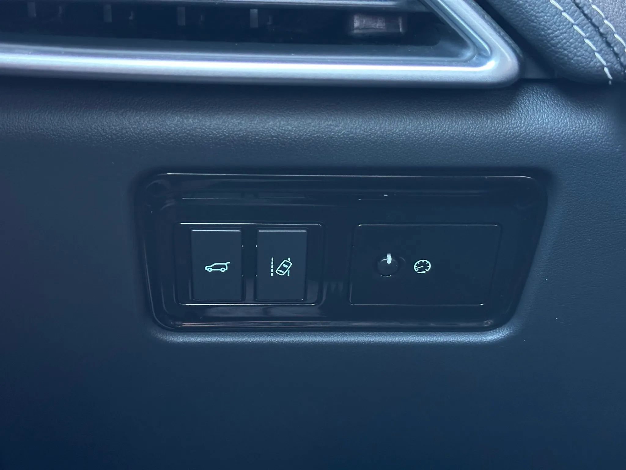 Used 2017 Jaguar F-PACE S AWD/4WD image 32