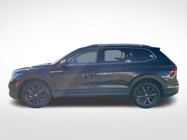 Used 2024 Volkswagen Tiguan SE AWD/4WD image 2