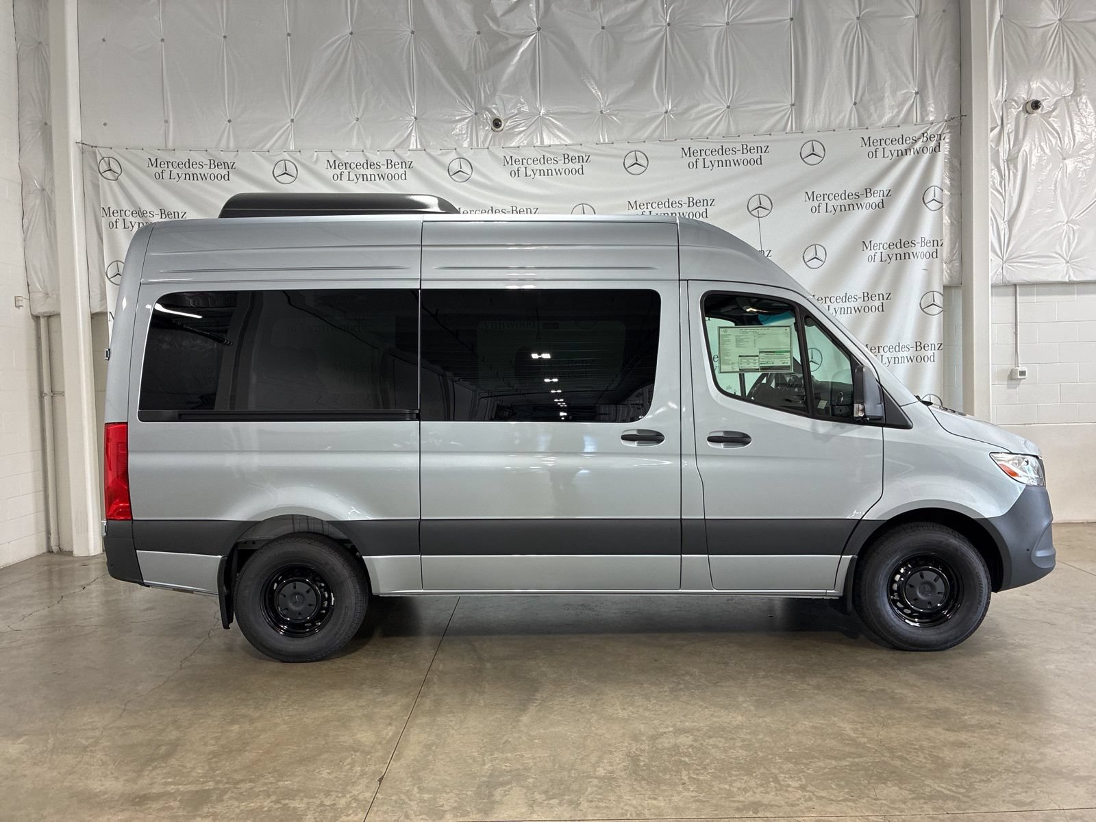 New 2025 Mercedes-Benz Sprinter 2500 image 3