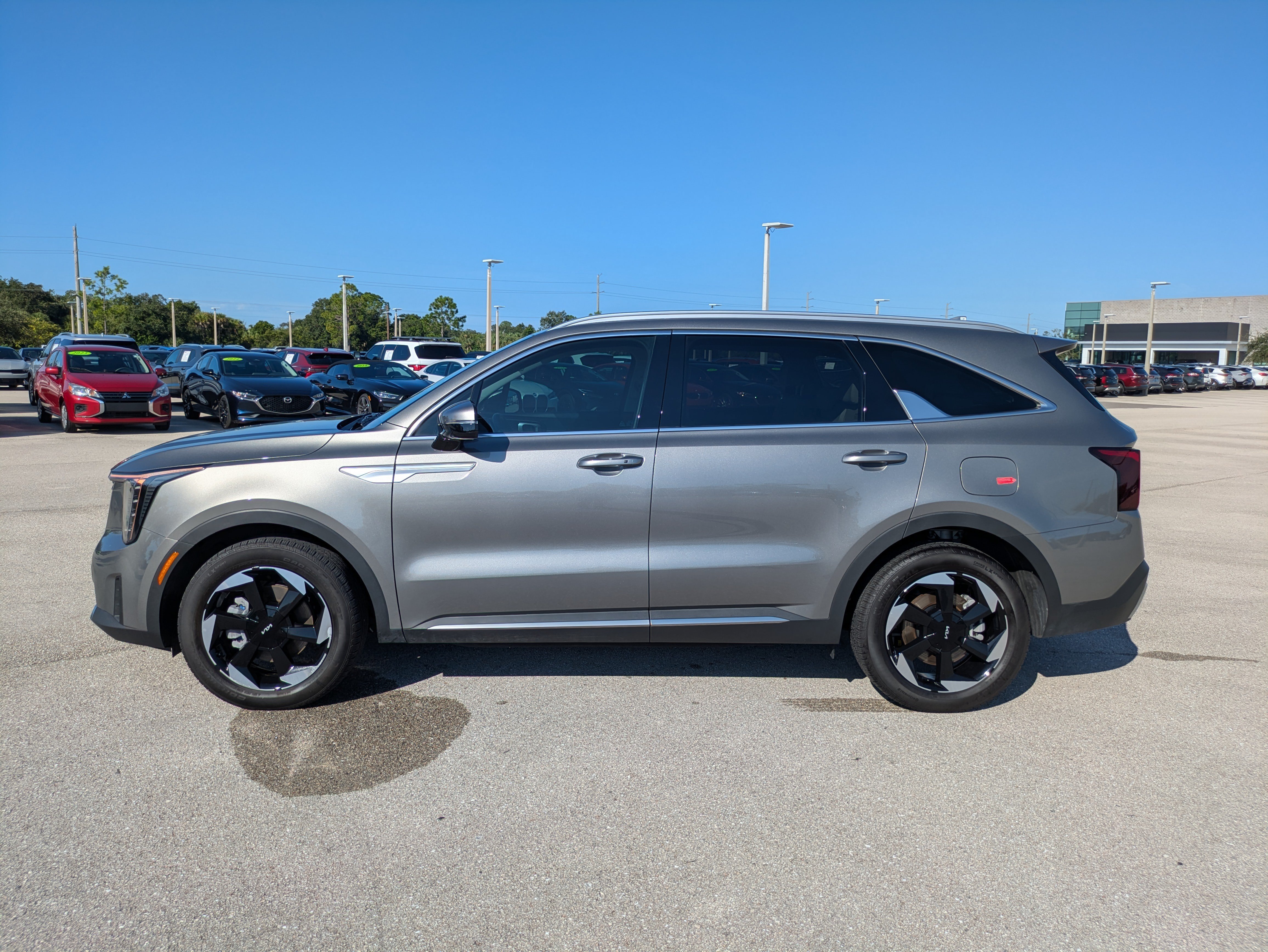 Certified 2026 Kia Sorento EX FWD image 7