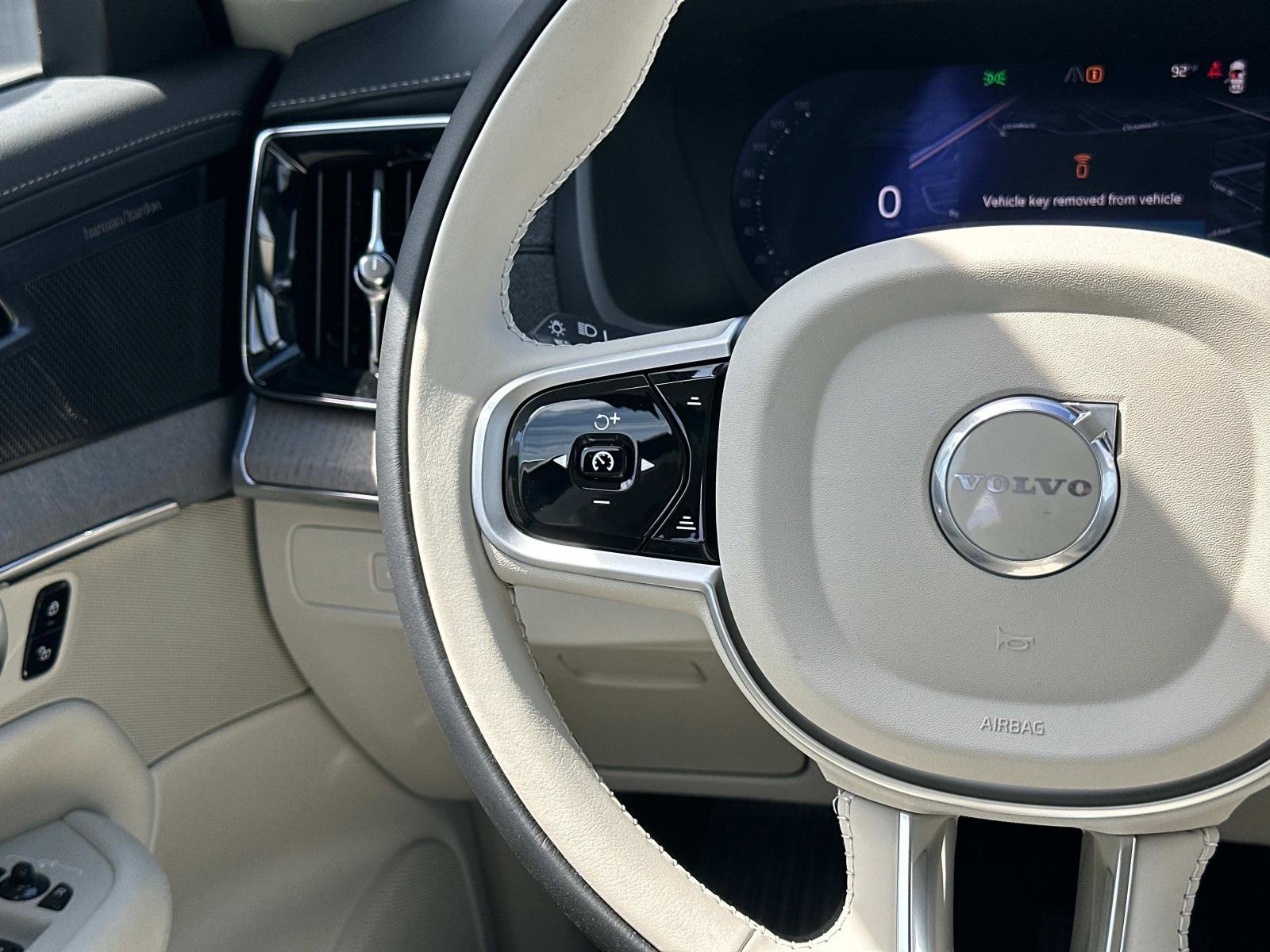 New 2026 Volvo XC90 T8 Ultra image 8