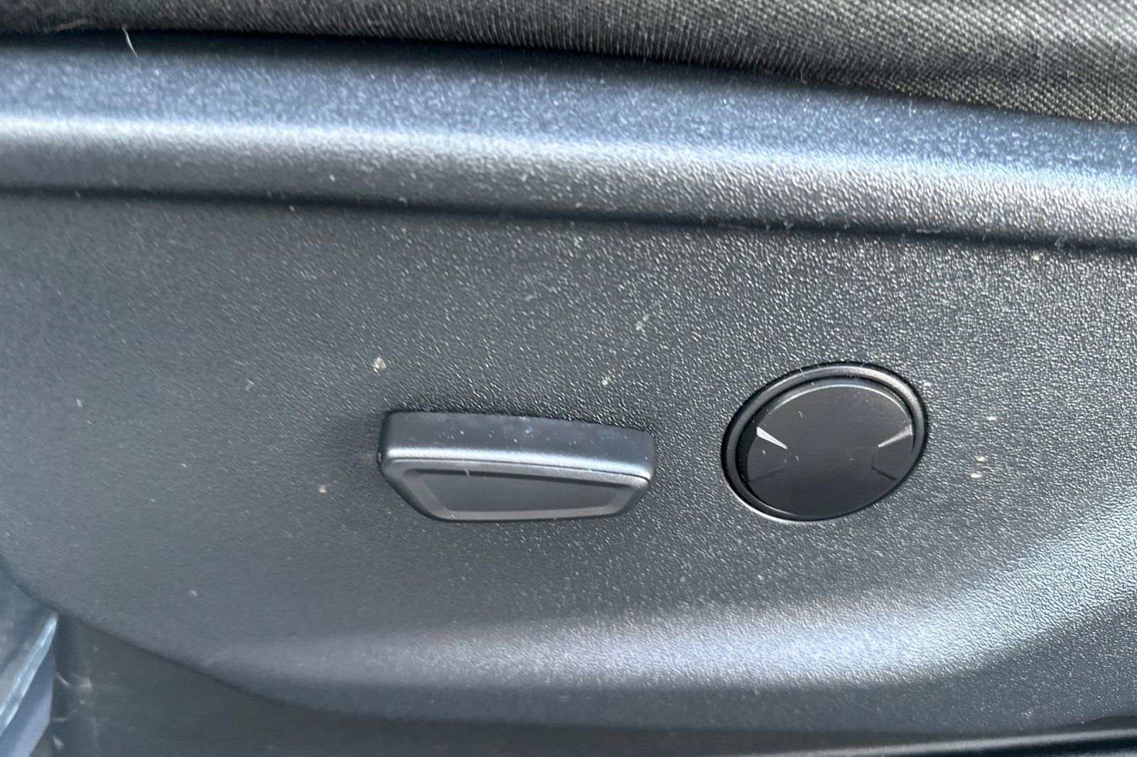 Used 2023 Ford F150 Lightning XLT image 12