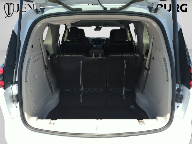 Used 2024 Chrysler Pacifica Limited FWD image 19