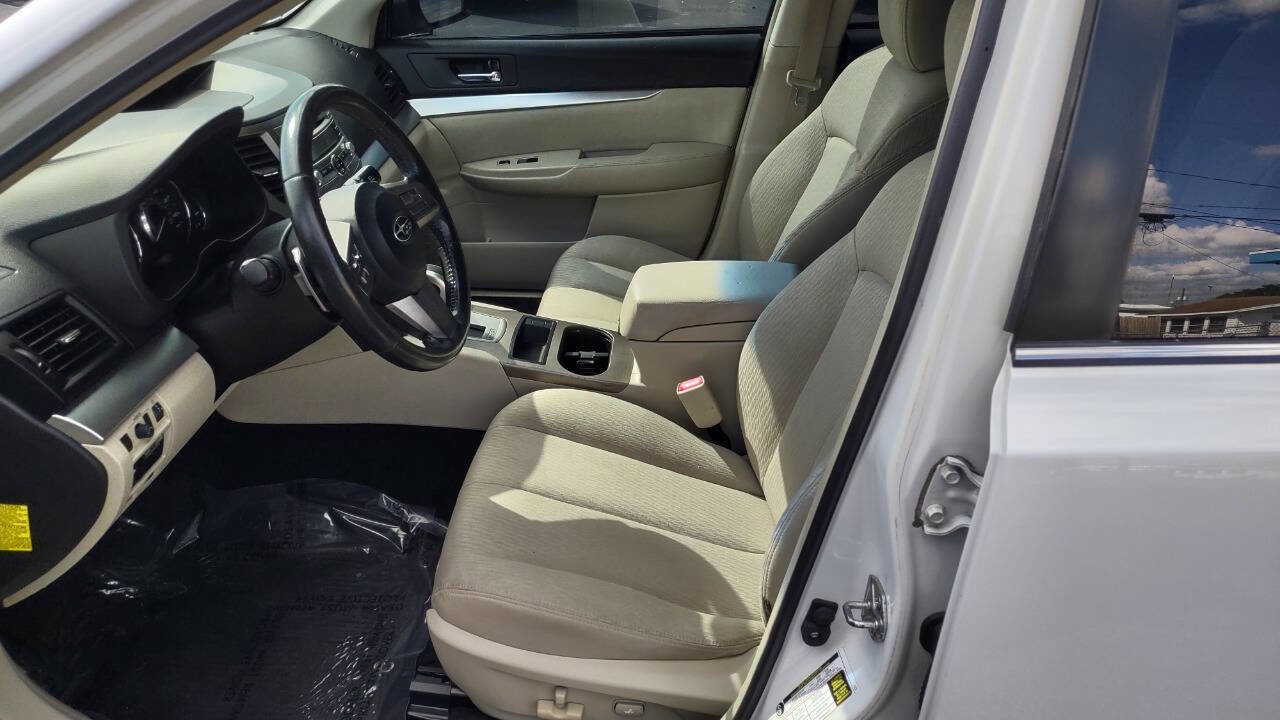 Used 2010 Subaru Outback 2.5i Premium w/ Popular Equipment Group 1B image 10