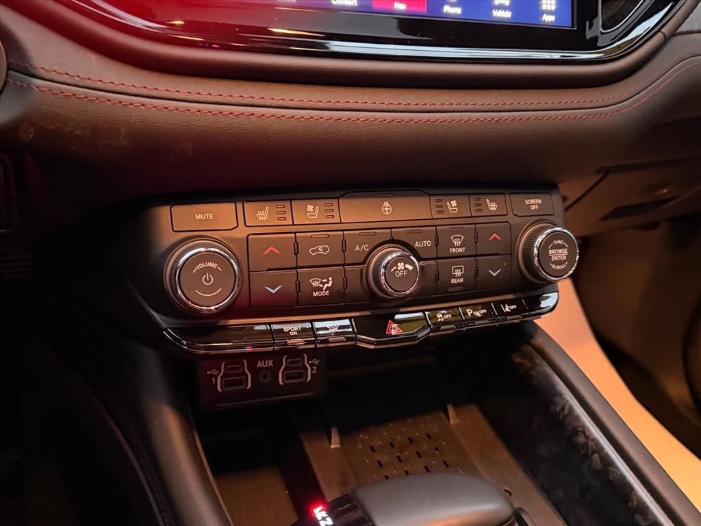 Used 2025 Dodge Durango R/T image 22