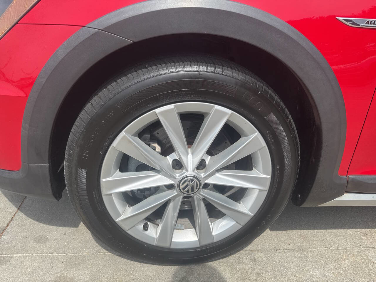 Used 2017 Volkswagen Golf Alltrack S AWD/4WD image 25