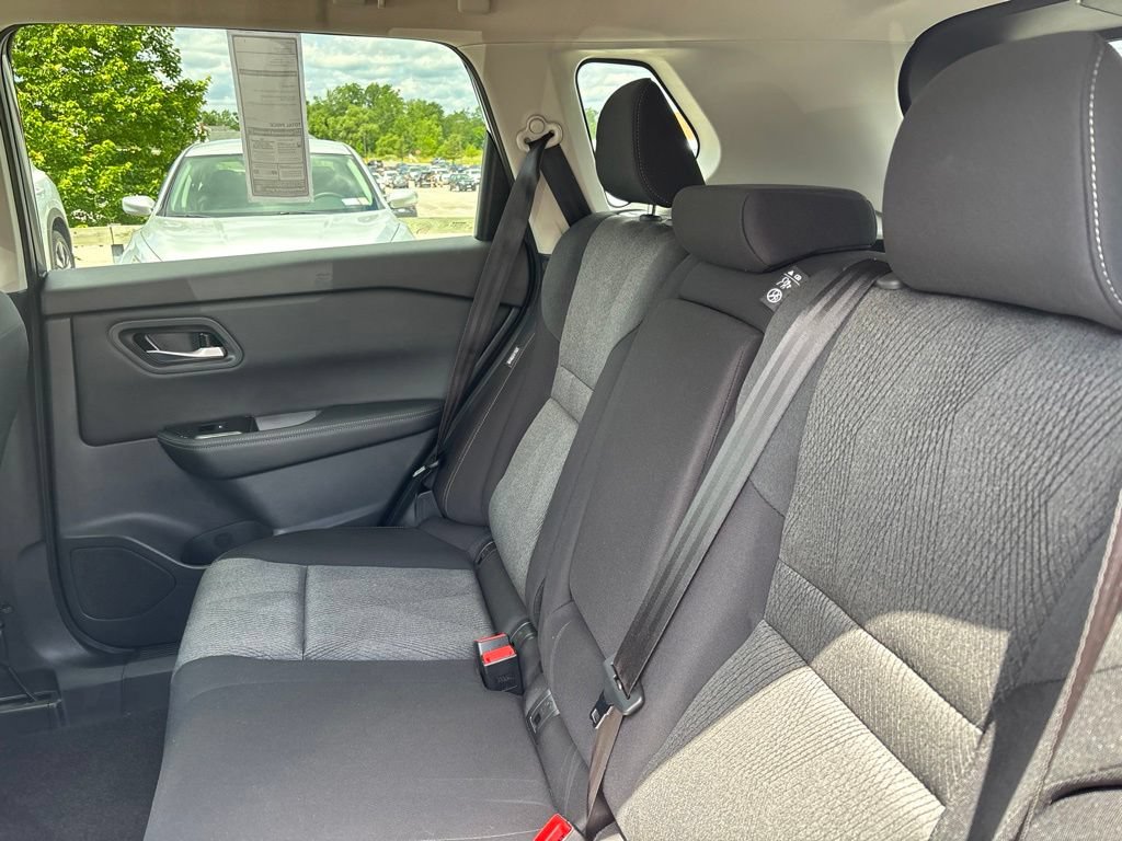 Certified 2026 Nissan Rogue SV AWD/4WD image 19