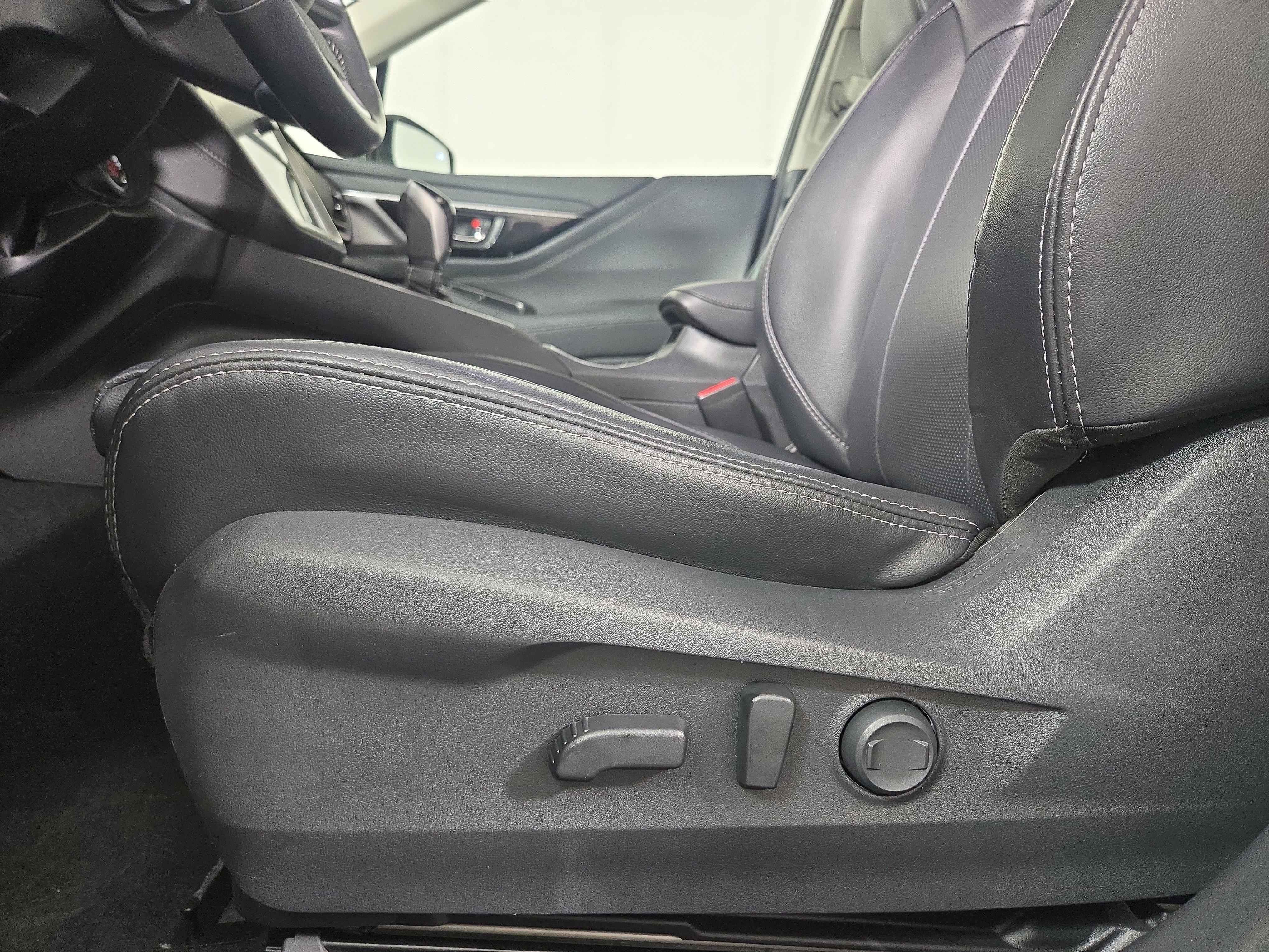 Used 2022 Subaru Legacy Limited w/ Popular Package #2 image 32