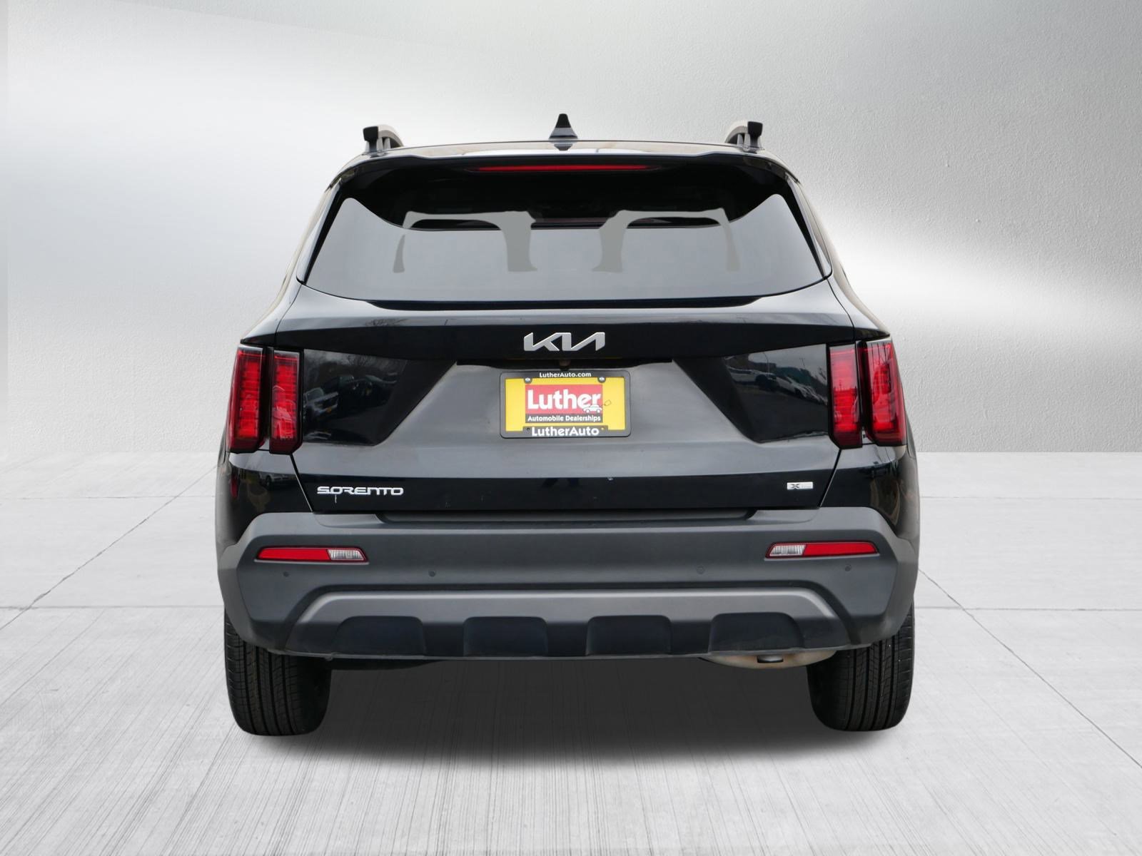 Used 2023 Kia Sorento S w/ Panoramic Sunroof Package image 6