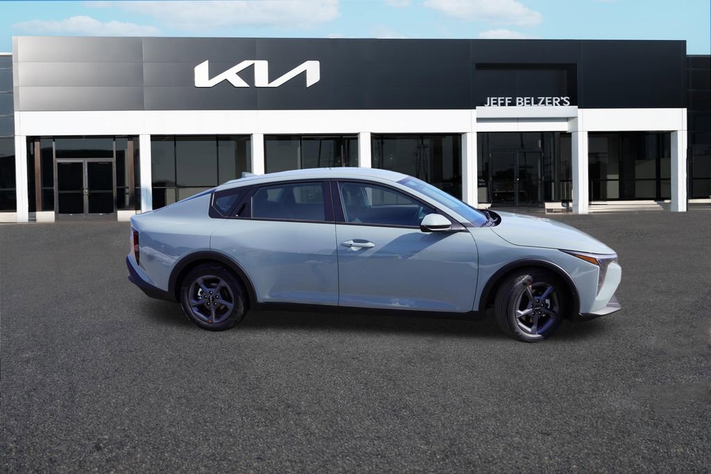 New 2026 Kia K4 LXS image 2
