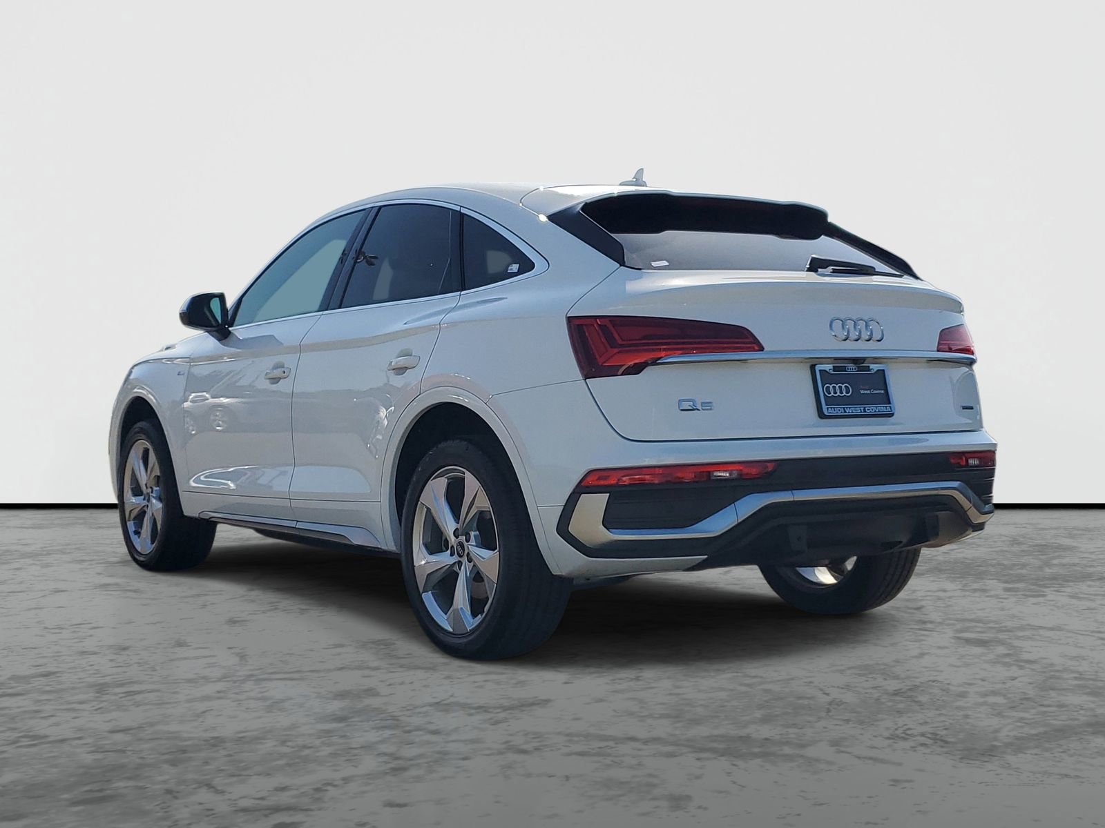 Used 2021 Audi Q5 2.0T Premium image 3