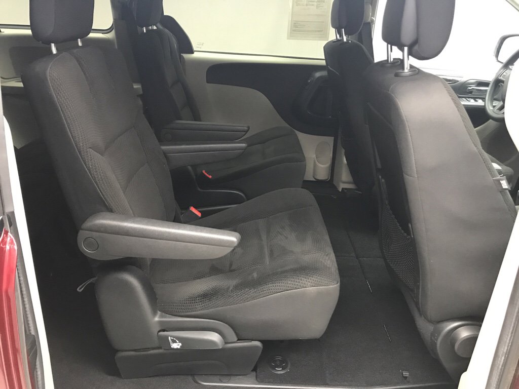 Used 2018 Dodge Grand Caravan SE image 15