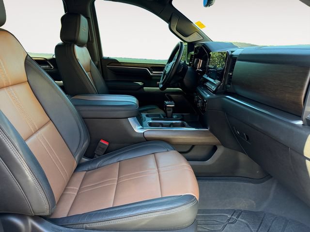 Certified 2025 Chevrolet Silverado 1500 High Country w/ Technology Package AWD/4WD image 15