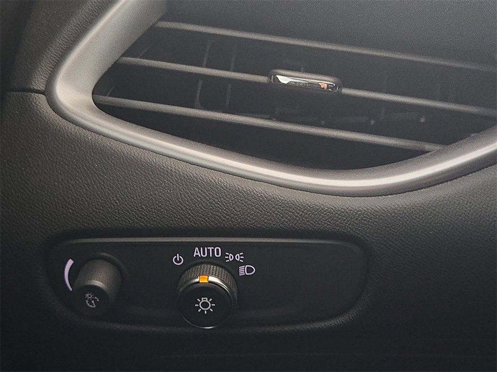 Used 2025 Chevrolet Malibu RS image 23