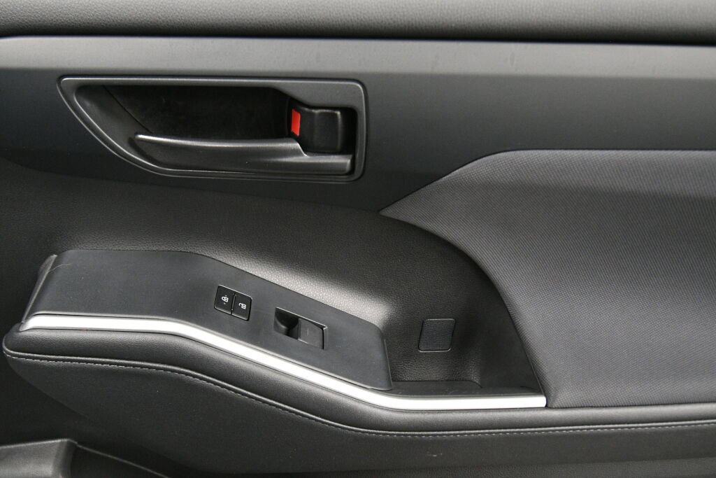 Certified 2024 Toyota Highlander LE image 29