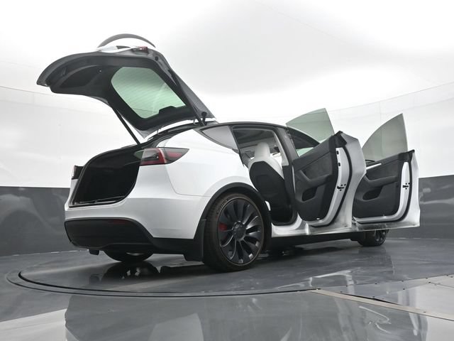 Used 2024 Tesla Model Y Performance AWD/4WD image 24
