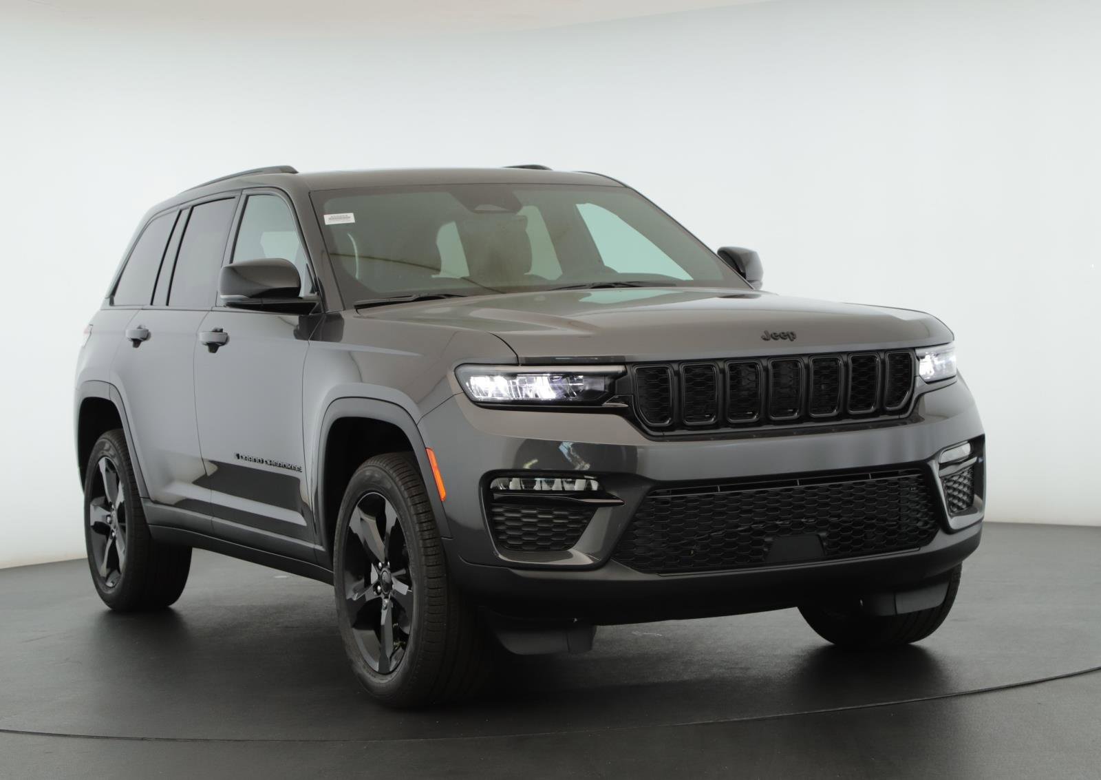 New 2025 Jeep Grand Cherokee Limited w/ Black Appearance Package