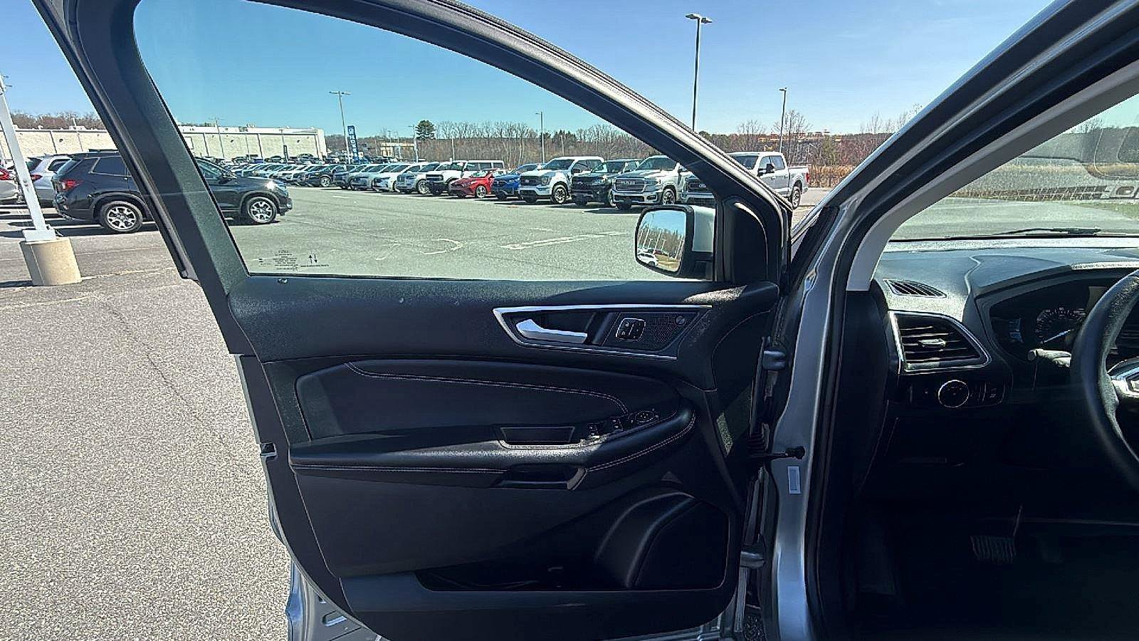 Used 2024 Ford Edge Titanium AWD/4WD image 23
